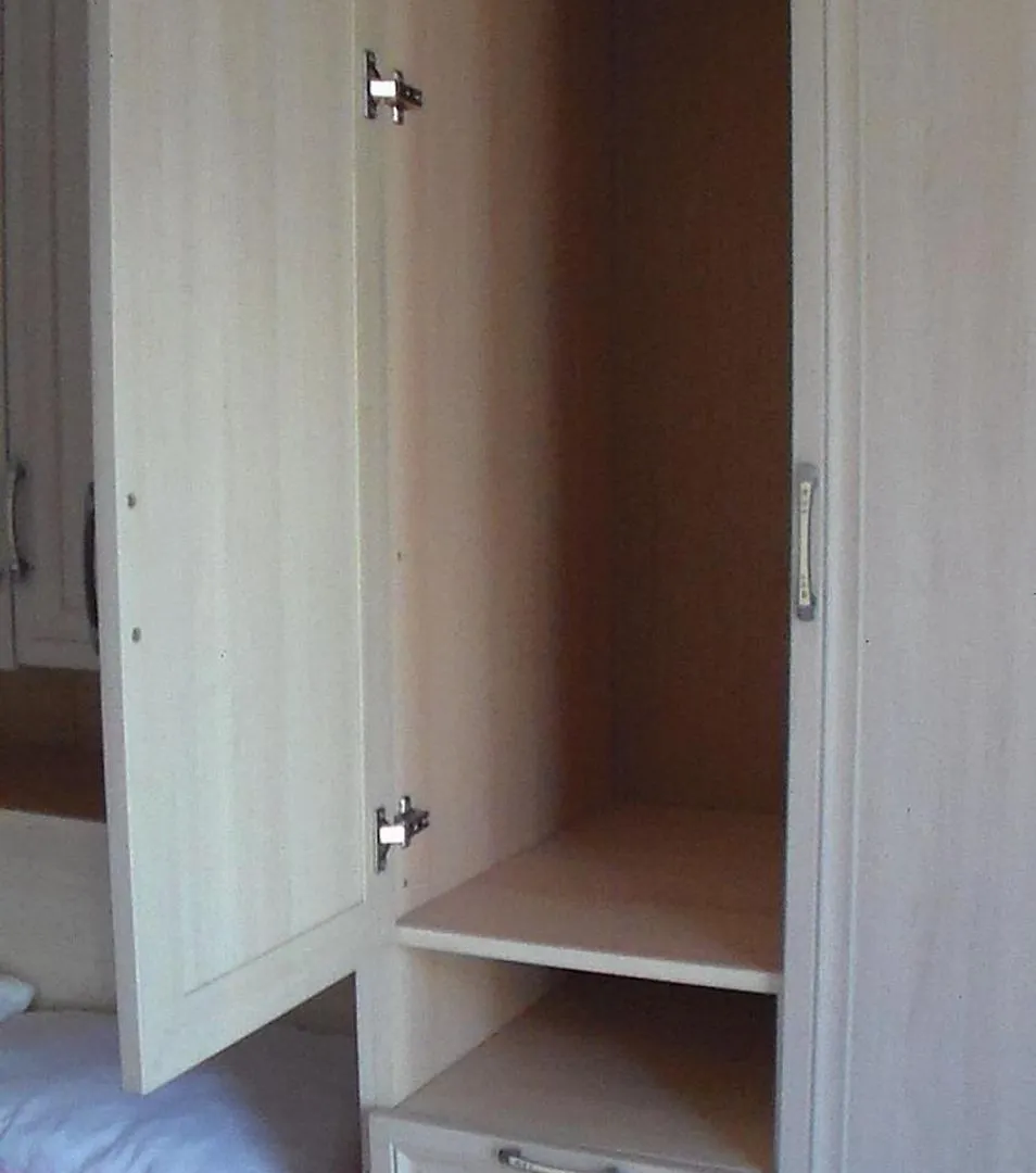 Sarande Beach Apartment contacts